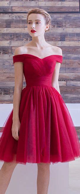 Vente en ligne de robes de soirée, collection 2021 de robes chic et choc doublées, soie en dentelles et tulle, cristaux bijoux robe de soirée d'exception longue tulle dentelles, corset à traîne, à épaules couvertes, manches courtes. 40 best Chic robe de soirée courte images on Pinterest ...