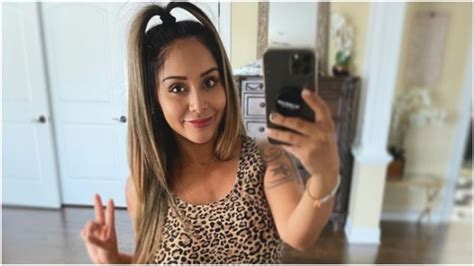 jersey shore s nicole snooki polizzi shows off spectacular shape