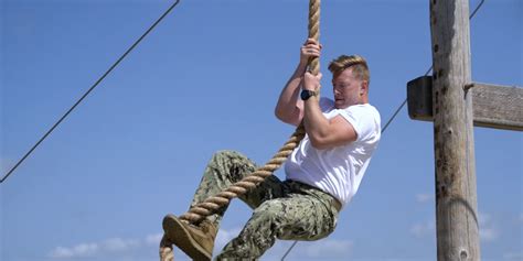 This Navy Veteran ‘barely Survived A Navy Seal Obstacle Course