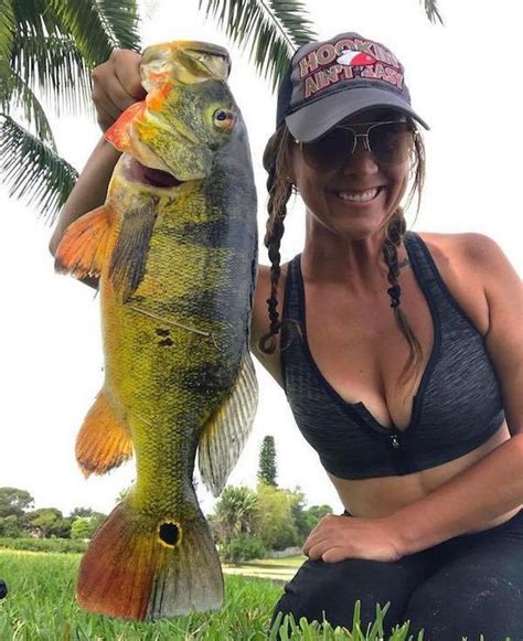 Sexy Fishing Babes That Will Make You Grab Your Rod Gallery EBaum S World