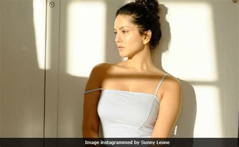 Why Sunny Leone Thanked Zeenat Rekha Mandakini And Other Actresses