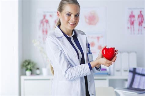 cardiology vs heart surgery two different heart specialties