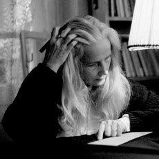 Dzieliła ich spora różnica wieku i płomienne uczucie, które trwało dwa lata. Agnieszka Osiecka - Biography | Artist | Culture.pl