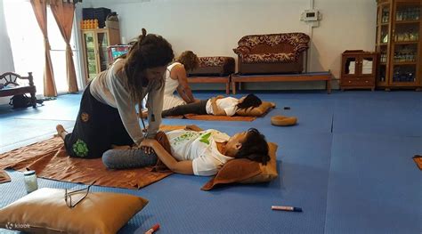 Thai Massage Class At Koh Phangan Vocational School In Koh Pha Ngan