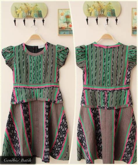 Etnik indonesia, baju kain tenun ntt tenun ikat atau kain ikat adalah kriya tenun indonesia berupa kain yang ditenun dari helaian benang pakan atau benang lungsin yang sebelumnya diikat dan dicelupkan ke dalam zat pewarna alami. Model Baju Dress Tenun Jepara / Fashion Tenun Jepara Asli Posts Facebook - Fungsi kain kain ...