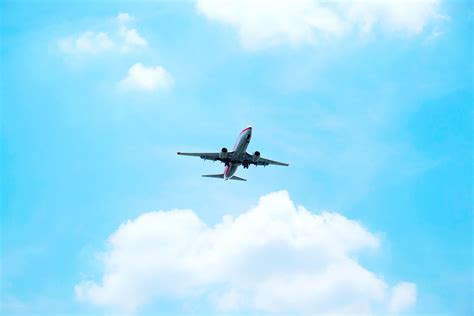 この瞬間、空にはどれだけの飛行機が？飛行機と空港に関するさまざまな数字 Tabizine～人生に旅心を～