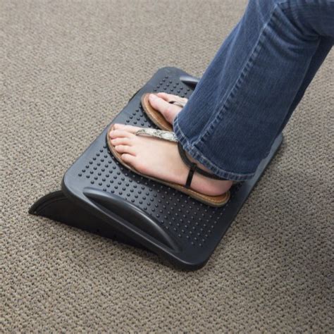 Ergonomic Foot Rest With Angle Tilt Sy Acc65068