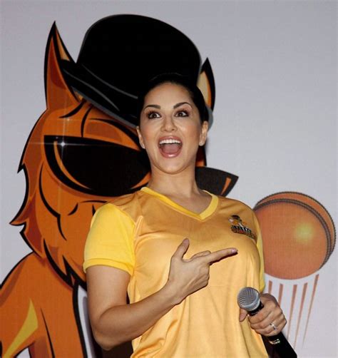 Sunny Leone Learns New Trick From Mahendra Singh Dhoni