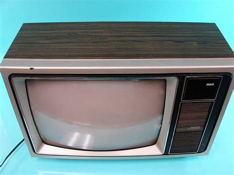 Vintage Retro Rca Model Ejr398fr Tube Television Set W Remote 1980s