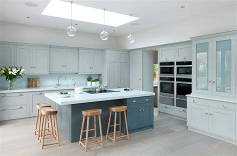 Her blog chronicles the renovations of the charming edwardian home she shares with her family in the cotwalds (as well as crafting and fashion thrown into the mix). Modern_Meets_Edwardian_3_NEW | Home decor kitchen, Home ...