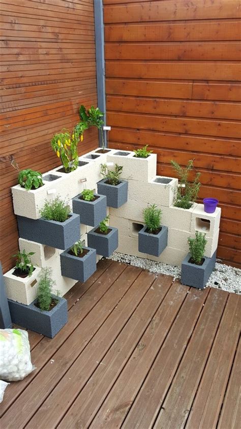 21+ genius garden ideas on low budget. 32 Unique Cinder Block Planter Ideas - Unique Balcony ...