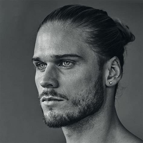 Rurik gislason ist ein ehemaliger fußballspieler, der unter anderem für islands nationalmannschaft und den sv sandhausen in der 2. Rurik Gislason - Posts | Facebook