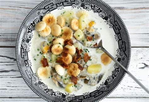 Slow cooker clam chowder is so easy to make with a deliciously creamy, briny flavor mixed with smoky crispy bits of bacon and rich buttery yukon we often serve this clam chowder in a bread bowl, but even more often i pile it into a giant bowl and throw a huge handful of oyster crackers on top. Pressure Cooker Clam Chowder | Recipe | Healthy food ...