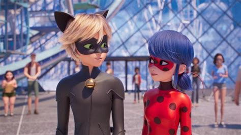 Cinéma Ladybug Et Chat Noir Sauvent Paris Dans Miraculous Un Film