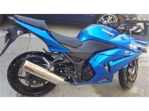 Select a kawasaki bike to know the latest offers in your city, prices, variants, specifications, pictures, mileage. Blue Kawasaki Ninja 250r
