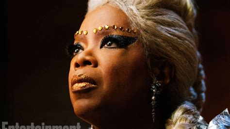 Oprah Looks Stunning As Mrs Which In A Wrinkle In Time