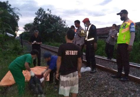Seorang Pria Tewas Tertabrak Kereta Merak Rangkasbitung Di Kasemen Kota Serang