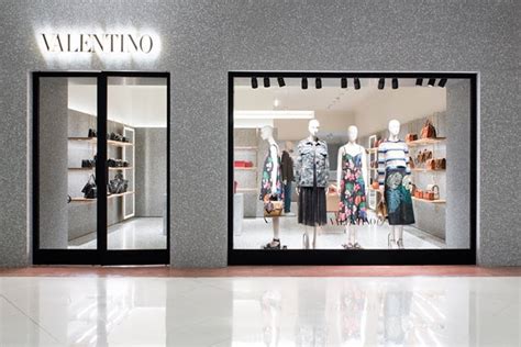 Valentino To Open 1st Standalone Flagship In Canada