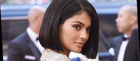 Kylie Jenners Hair Makeover She Debuts Super Short Bob In New Selfie