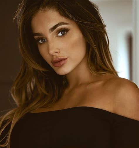 Lyna Perez Instagram Models Age Bio Height And Weight Career Early