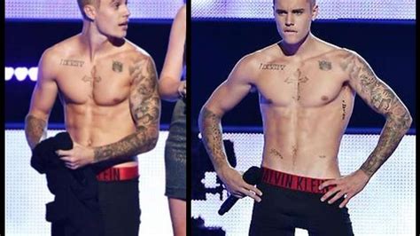 Justin Bieber Strips Justin Fashion Rocks Justin Bieber Strips Fashion Rocks Filmibeat