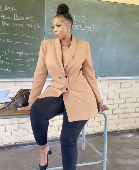 Meet South Africa’s Teacher’ “lulu Menziwa” Who Was Named The Best Dressed Teacher In Sa See