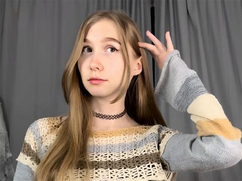 trissfiery big boobed blond teen girl webcam