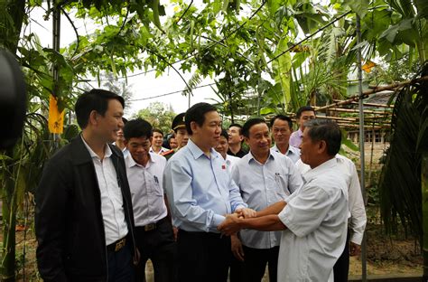 Ủy viên bộ chính trị 2 khóa (xii, xiii) và là đại biểu quốc hội 2 khóa. Phó Thủ tướng Vương Đình Huệ tiếp xúc cử tri Hà Tĩnh