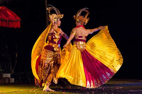 Tarian Tradisional Khas Bali Yang Harus Dilestarikan Seni Budaya Indonesia