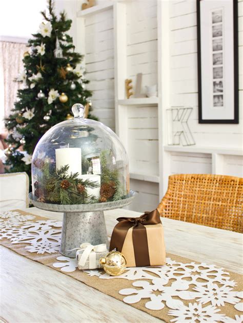 Looking for elegant christmas decorating ideas to create something special for your home this year? 19 Simple and Elegant DIY Christmas Centerpieces