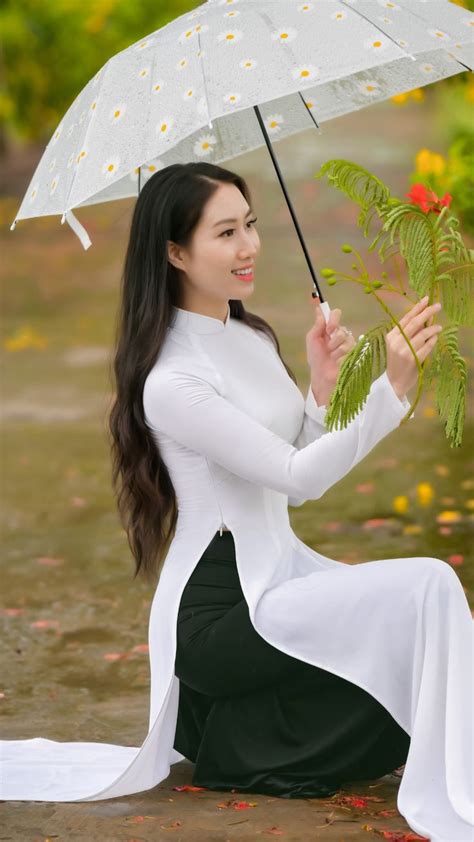 Pin By Châu On áo Dài Trắng In 2021 Ao Dai Fashion Bell Sleeve Top
