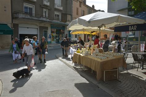 Je marche seule à tes côtés. #Florac #villageétape #LangudocRoussillon #Lozere # ...