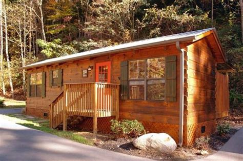 Stay at one of our vacation cabins in pigeon forge. Top 7 Pet Friendly Cabins in Tennessee You'll Love | Pet ...