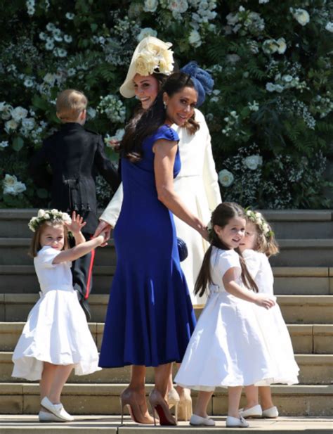 Heres Photos Of Kate Middletons Dress In The Royal Wedding