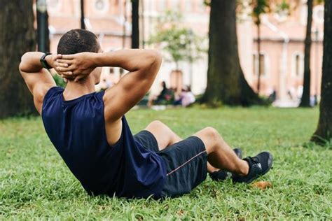 A variety of conditions can cause the appearance of an uneven rib cage. How to Even Out Abdominal Muscles | LIVESTRONG.COM