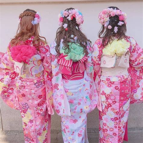 🌴💙 Summer In Japan Means Wearing Kawaii Yukatas Like These 😍 Yukatas