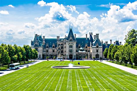 The Biltmore Estate George Vanderbilts Mansion Is The Largest Privately Owned Home In America
