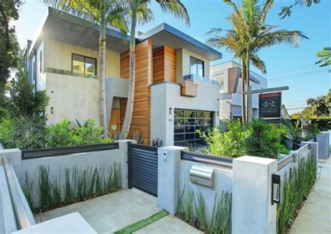 Sie möchten ein luxushaus mit eleganz & exklusivität bauen? Luxushaus mit Wasserelementen und modernem Design in ...