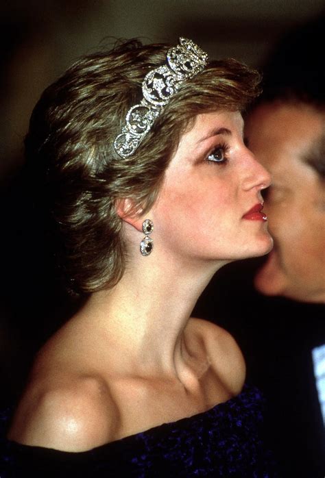 Prens charles ve prenses diana'nın 1981 yılındaki düğünü modern çağın en çok izlenen ve en iyi hatırlanan olaylarından biri oldu. LADY DIANA beautiful princess wallpapers ~ FUN MAZA