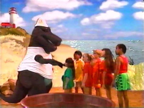 Barney And The Backyard Gang At The Beach Walt Disney Classics