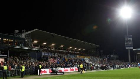 Historical grounds can be chosen as well. Holstein-Stadion - Holstein Kiel beendet Alb­traum (Archiv)