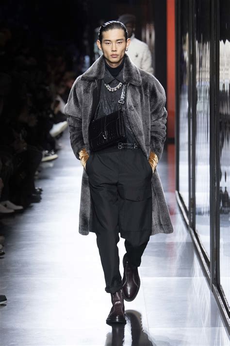 Camels are called ships of the desert. Dior - Men's winter 2020-2021 collection - Luxferity Magazine