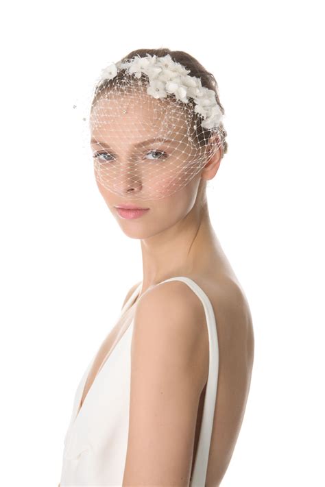 18 Of The Prettiest Wedding Veils And Headpieces To Walk Down The Aisle