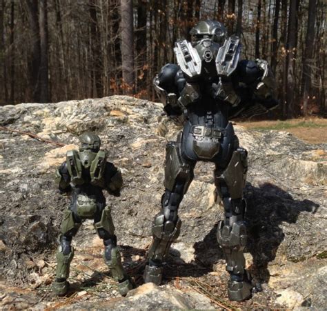 Halo 4 Play Arts Kai Master Chief Figure Review Square