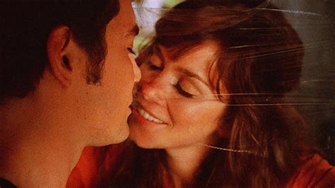 The 20 Most Satisfying Kisses In Tv History Vanity Fair