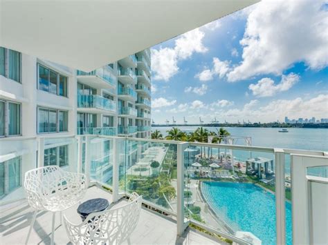 Luxury Bay View Balcony Condo Suite Free Wifi 24 Gym Spa 4 Updated