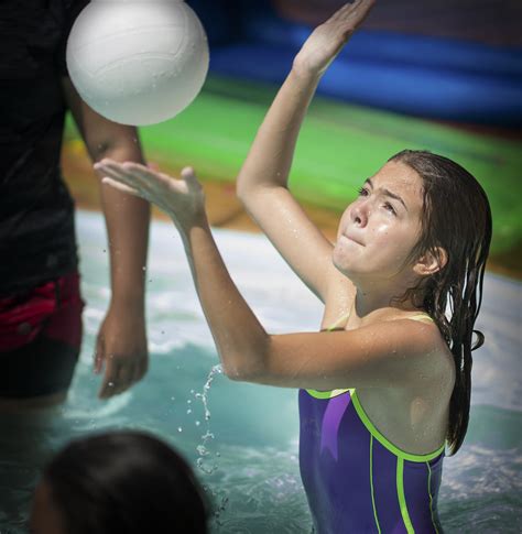 2017 09 04 Youth Pool Partyflo Serves The Ball Grace Church Flickr