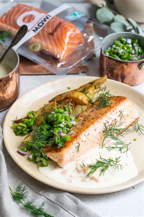 Zalm met saus van mierikwortel en salsa van snijboon