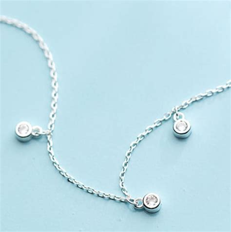A Sterling Silver Micro Inlaid Zircon Necklace Clavicle Chain