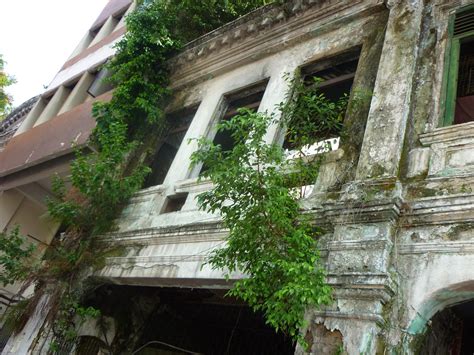 Bashir vania is the director of the islamic information centre, and is considered an expert in comparative religion. Kuching Teksi : TOURIST INFORMATION CENTRE SARAWAK